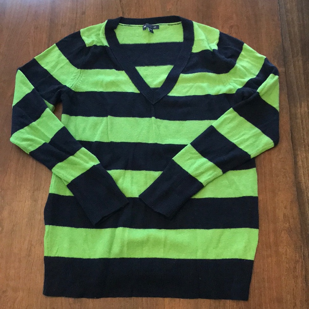 ⭐️ 3/$15: Gap Green & Navy Wool Blend Sweater